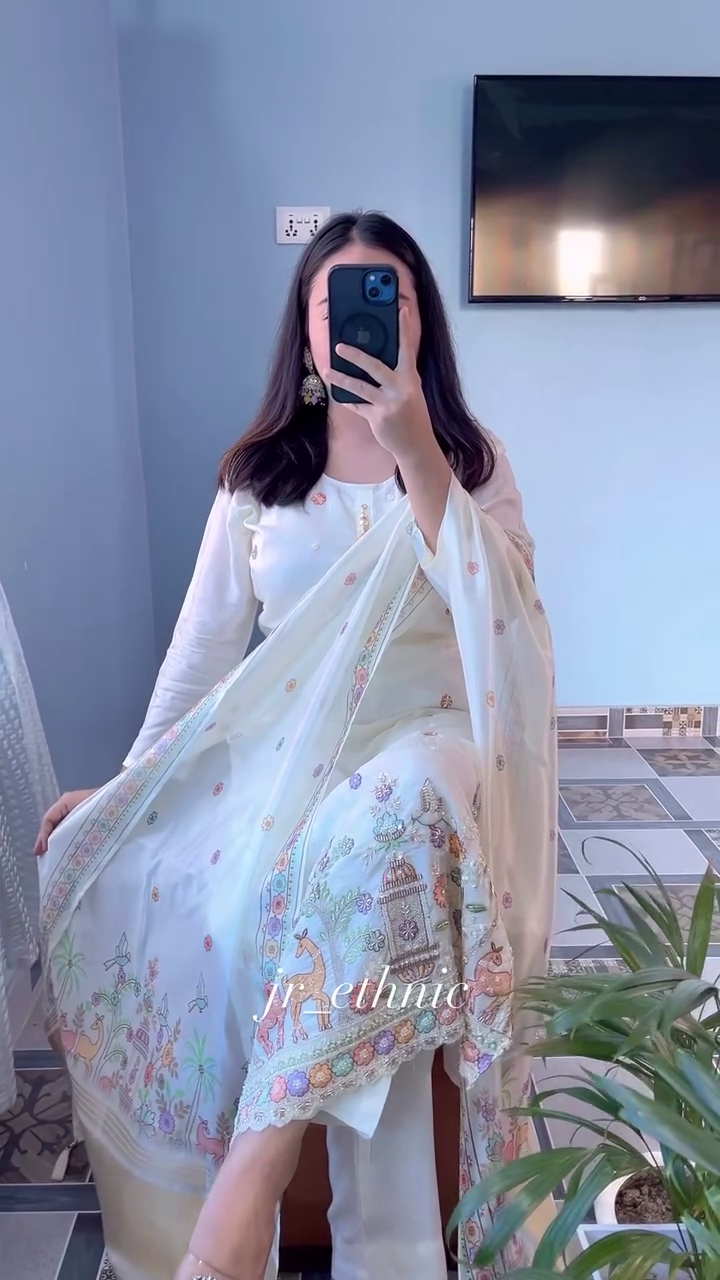 Ivory Heritage Embroidered Ethnic Suit Set – Elegant Traditional Festive Outfit