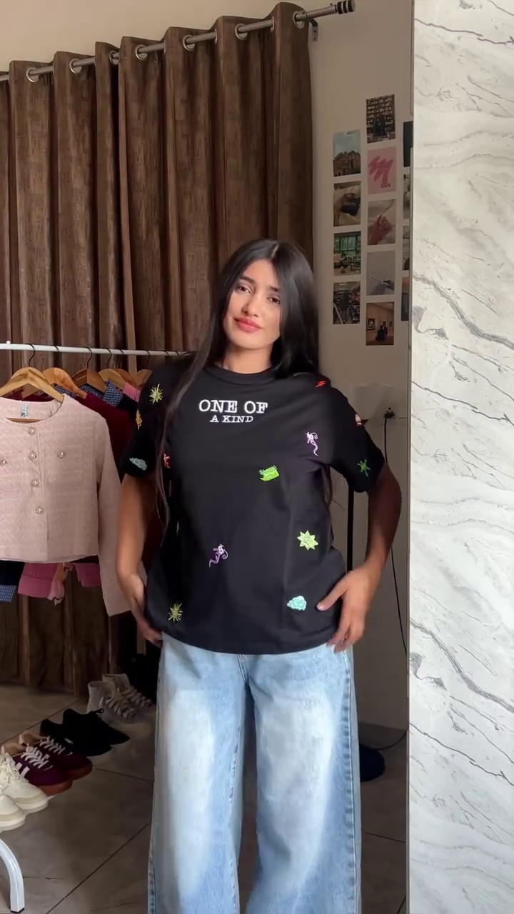 One of a Kind Oversized Graphic Tee – Trendy Unisex Streetwear T-Shirt